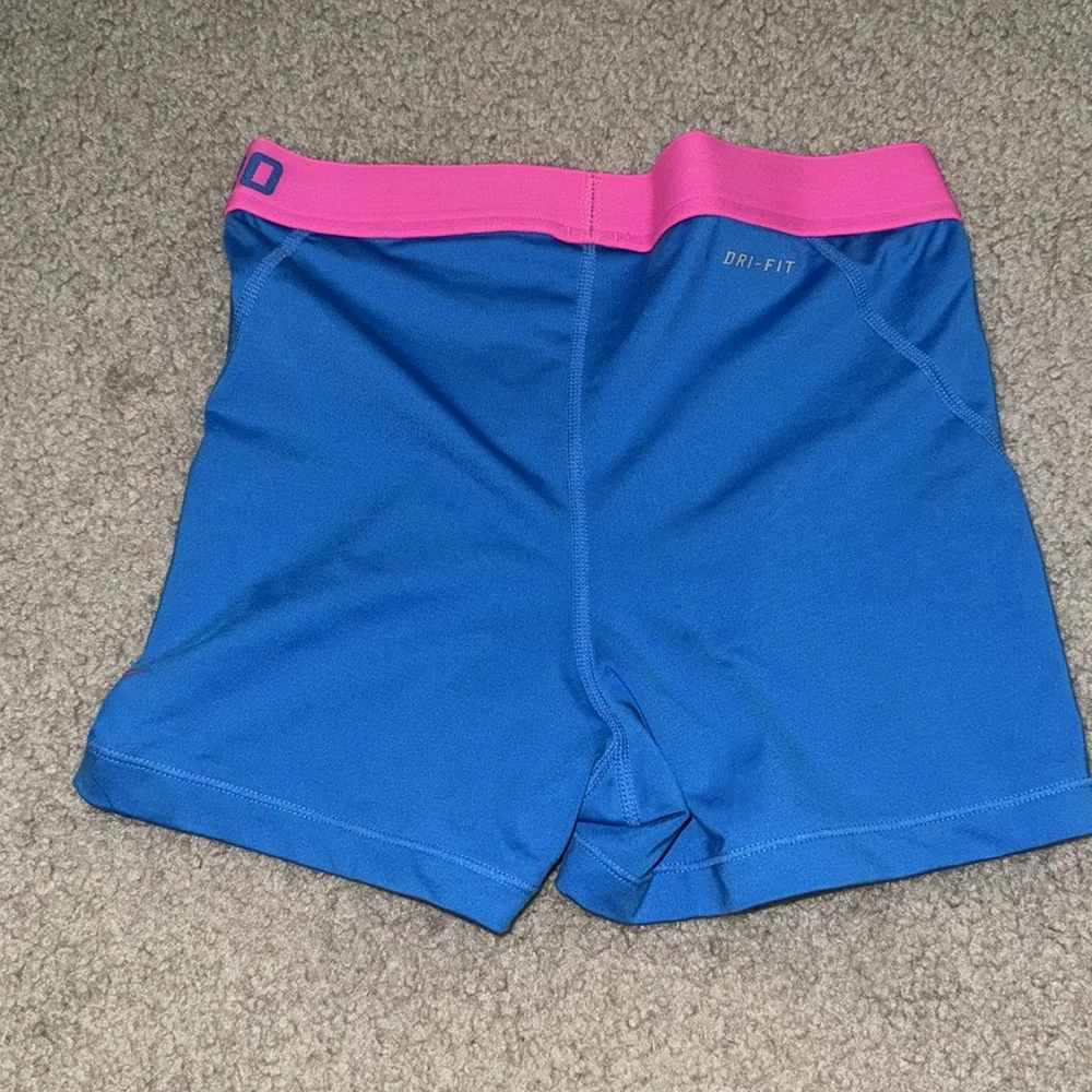 Nike Pro Shorts - Picture 2 of 3